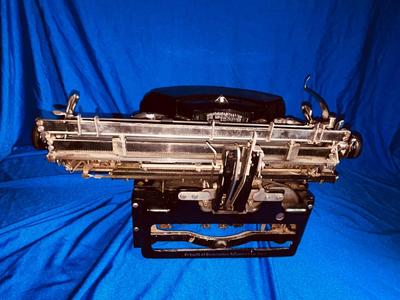 ANTIQUE 1920’S REMINGTON NOISELESS MODEL #6 TYPEWRITER