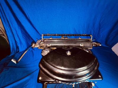 ANTIQUE 1920’S REMINGTON NOISELESS MODEL #6 TYPEWRITER