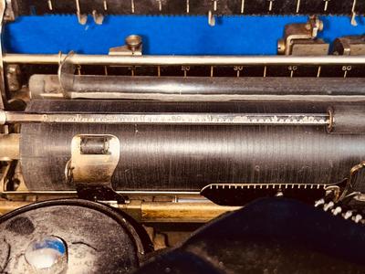 ANTIQUE 1920’S REMINGTON NOISELESS MODEL #6 TYPEWRITER