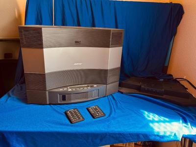 BOSE ACOUSTIC WAVE MUSIC SYSTEM MODEL CD–3000 WITH MULTI DISC CHANGER AND PEDESTAL MODEL PD-2