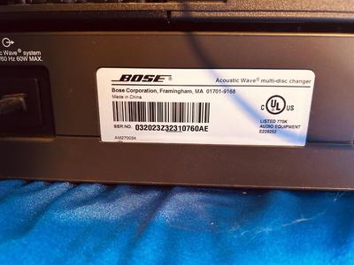 BOSE ACOUSTIC WAVE MUSIC SYSTEM MODEL CD–3000 WITH MULTI DISC CHANGER AND PEDESTAL MODEL PD-2