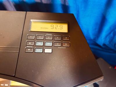 BOSE ACOUSTIC WAVE MUSIC SYSTEM MODEL CD–3000 WITH MULTI DISC CHANGER AND PEDESTAL MODEL PD-2