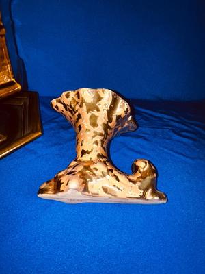 HAEGER USA POTTERY AND WEEPING 24k GOLD COVERED CORNUCOPIA VASE
