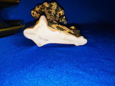 HAEGER USA POTTERY AND WEEPING 24k GOLD COVERED CORNUCOPIA VASE