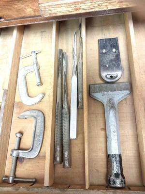 ASSORTMENT OF SMA;LL TOOLS