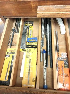 MOSTLY NEW DRILLBITS