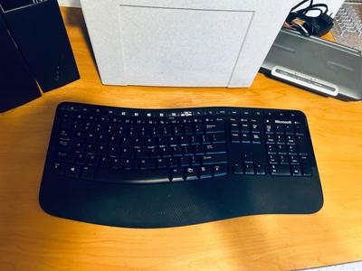 MICROSOFT WIRELESS KEYBOARD, BELKIN ROUTER, TIMEX WALL CLOCK AND OFFICE SUPPLIES
