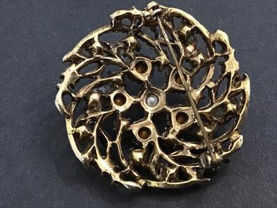 Vintage Brooch Pretty