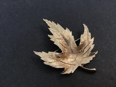 Vintage Avon Brooch