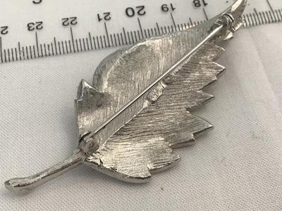 Windswept Leaf By Coro 3D Classic Silver