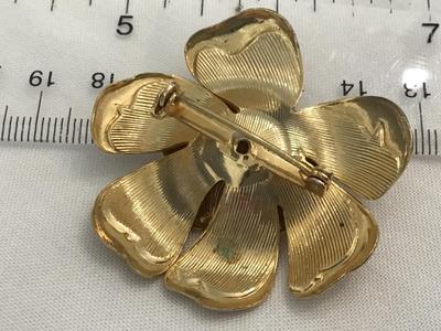 Vintage Gold Tone Flower With Faux Pearl