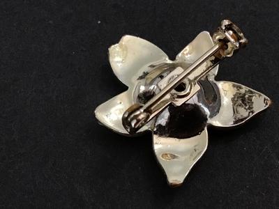 Petite Vintage Pin