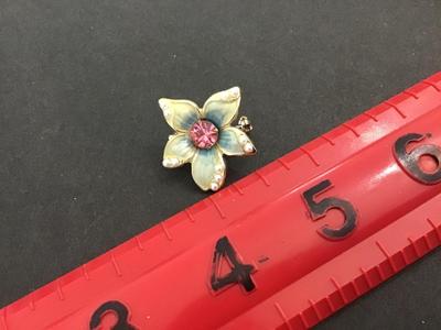 Petite Vintage Pin