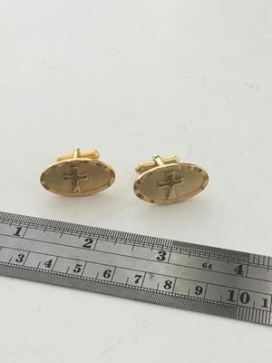 Unmarked gold tone cuff links