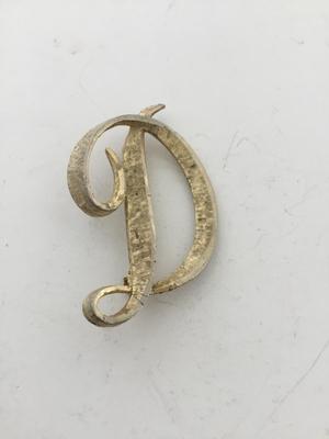 Mamselle D pin vintage