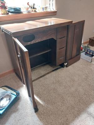 VINTAGE WOODEN SEWING MACHINE CABINET