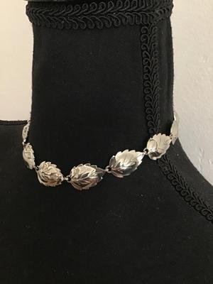 Sperry Silver Leaf Choker Necklace. Beautiful