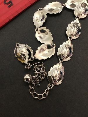 Sperry Silver Leaf Choker Necklace. Beautiful