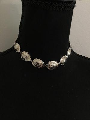 Sperry Silver Leaf Choker Necklace. Beautiful
