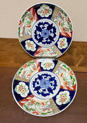 Pair (2 plates) of large plates chargers Japanese Imari Porcelain
