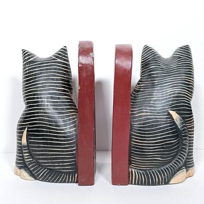 LOT 274: Carved Wood Fishing Cat and Cat Bookends with Books