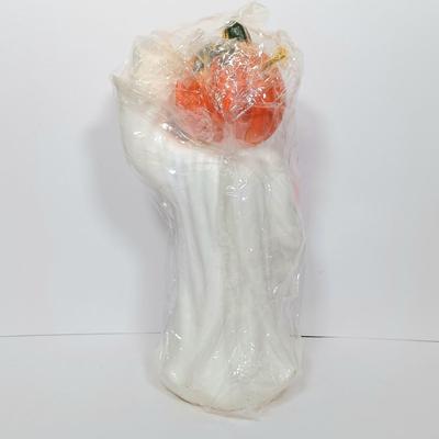 LOT 276: Vintage Inarco Marble-Eyed Cat Figurine, 'Little Dumpling' Pottery Jack-O-Lantern & Pumpkin Ghost Candle