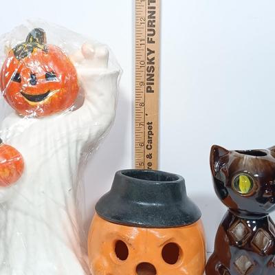 LOT 276: Vintage Inarco Marble-Eyed Cat Figurine, 'Little Dumpling' Pottery Jack-O-Lantern & Pumpkin Ghost Candle