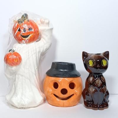 LOT 276: Vintage Inarco Marble-Eyed Cat Figurine, 'Little Dumpling' Pottery Jack-O-Lantern & Pumpkin Ghost Candle