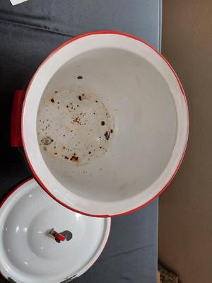 VINTAGE ENAMEL BUCKET WITH LID