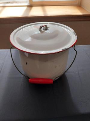 VINTAGE ENAMEL BUCKET WITH LID