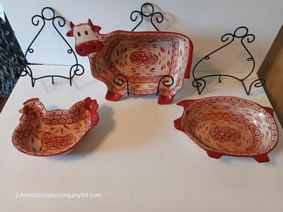 Temp-tations Old World Red Animal Baker Trio – Cow, Pig & Chicken with Stands