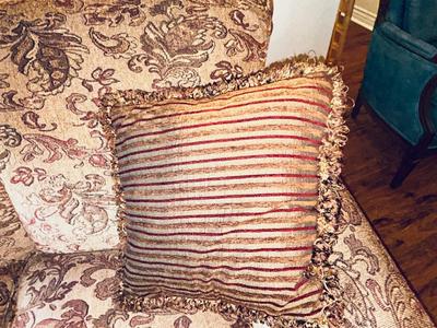 THIS SOFA IS VERY COMFY AND OFFERS UNDENIABLE ELEGANCE TO THE ROOM