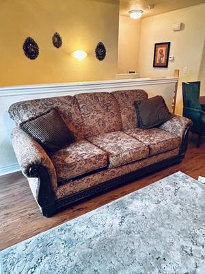 THIS SOFA IS VERY COMFY AND OFFERS UNDENIABLE ELEGANCE TO THE ROOM