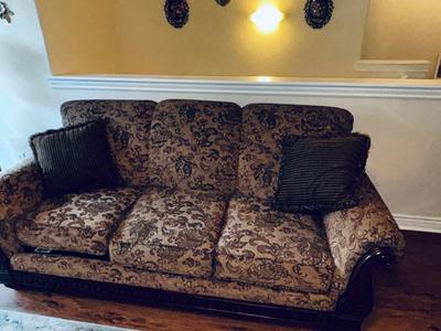 THIS SOFA IS VERY COMFY AND OFFERS UNDENIABLE ELEGANCE TO THE ROOM