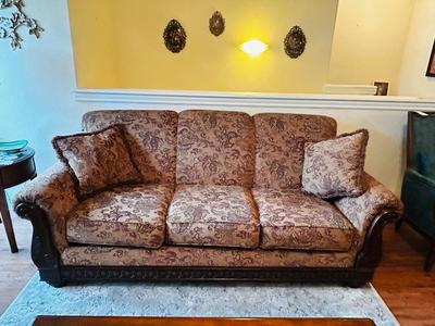 THIS SOFA IS VERY COMFY AND OFFERS UNDENIABLE ELEGANCE TO THE ROOM