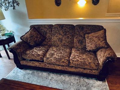 THIS SOFA IS VERY COMFY AND OFFERS UNDENIABLE ELEGANCE TO THE ROOM