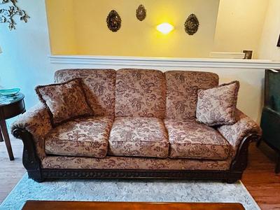 THIS SOFA IS VERY COMFY AND OFFERS UNDENIABLE ELEGANCE TO THE ROOM