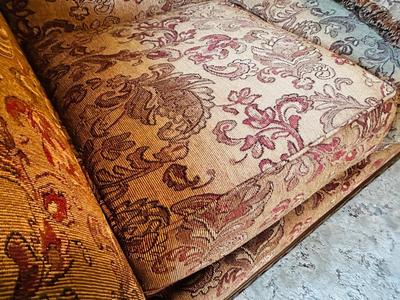 THIS SOFA IS VERY COMFY AND OFFERS UNDENIABLE ELEGANCE TO THE ROOM
