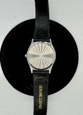 Vintage Ernie Keebler the Elf Analog Watch