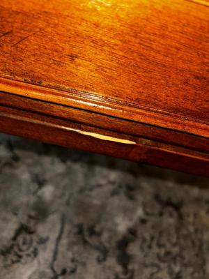 BEAUTIFUL INLAID WOOD. COFFEE TABLE