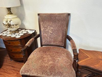 UPHOLSTERED ARM CHAIR WITH ACCENT SIDE TABLE
