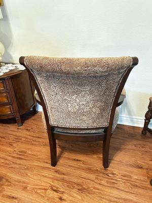 UPHOLSTERED ARM CHAIR WITH ACCENT SIDE TABLE
