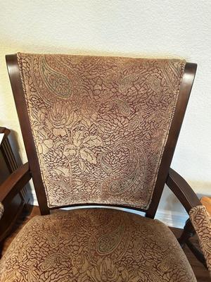UPHOLSTERED ARM CHAIR WITH ACCENT SIDE TABLE