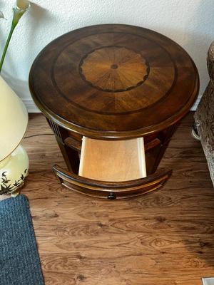 BEAUTIFUL INLAID WOOD END TABLE AND MCM LAMP