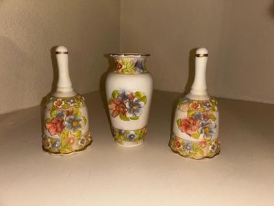 PRETTY PORCELAIN RAISED FLOWER VASE AND BELLS