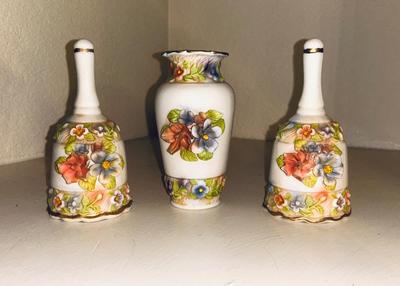 PRETTY PORCELAIN RAISED FLOWER VASE AND BELLS