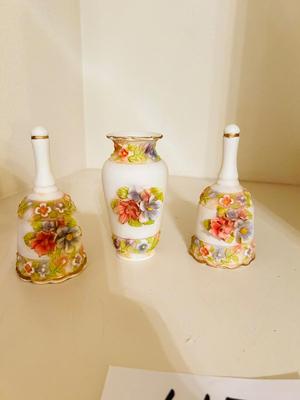 PRETTY PORCELAIN RAISED FLOWER VASE AND BELLS