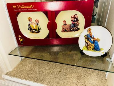 HUMMEL COLLECTIBLE PLATES AND NORMAN ROCKWELL COLLECTIBLE PLATES