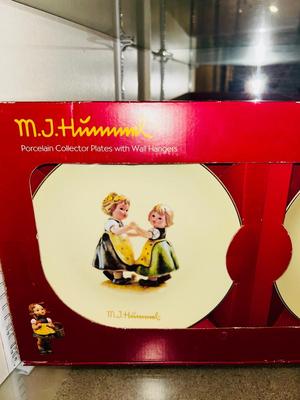 HUMMEL COLLECTIBLE PLATES AND NORMAN ROCKWELL COLLECTIBLE PLATES