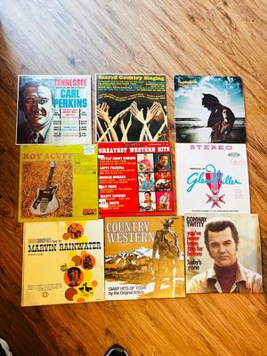 VINYL ALBUMS WITH ARTISTS CONWAY TWITTY, RAY PRICE, GLEN CAMPBELL, MARTY ROBINS AND MORE